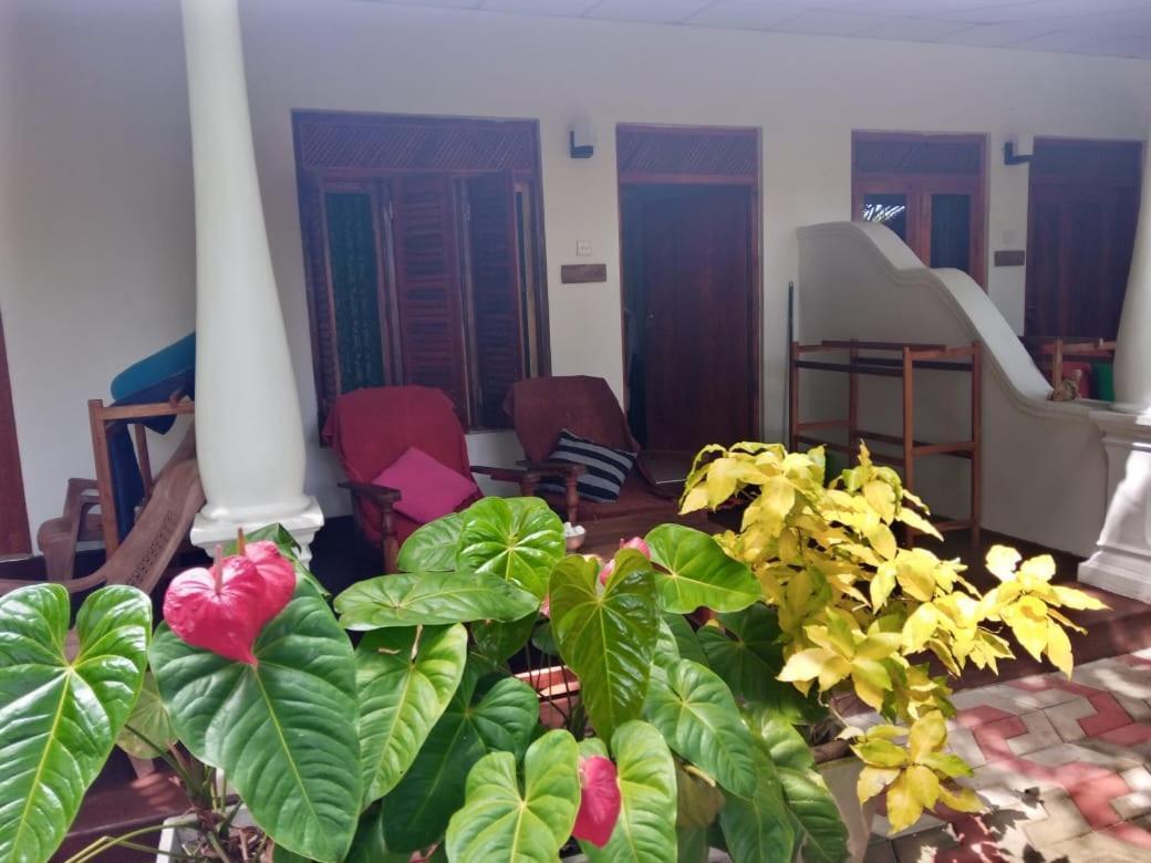 Sansala Guesthouse & Restaurant タンガラ 部屋 写真
