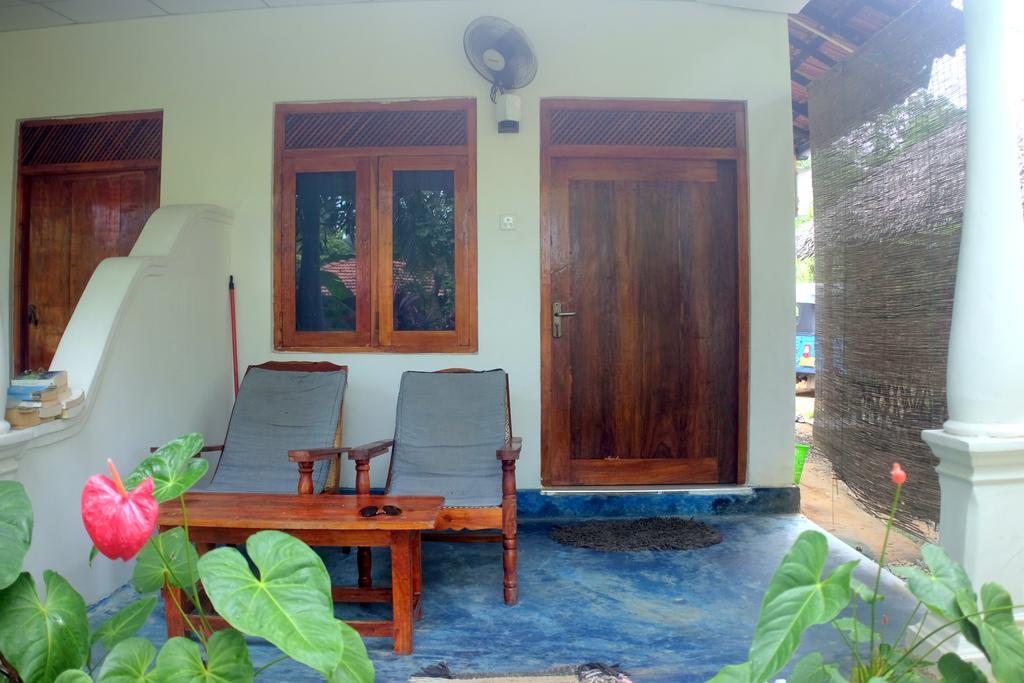 Sansala Guesthouse & Restaurant タンガラ エクステリア 写真